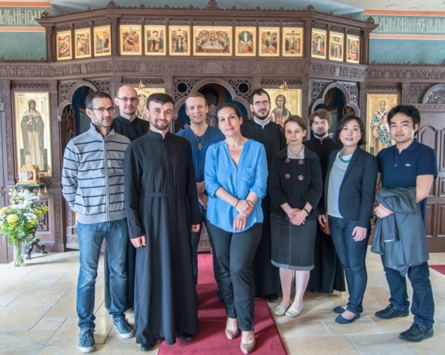 Mme Vassa Kontouma avec des étudiants et auditeurs du séminaire « Christianisme orthodoxe » de l'EPHE en visite au séminaire