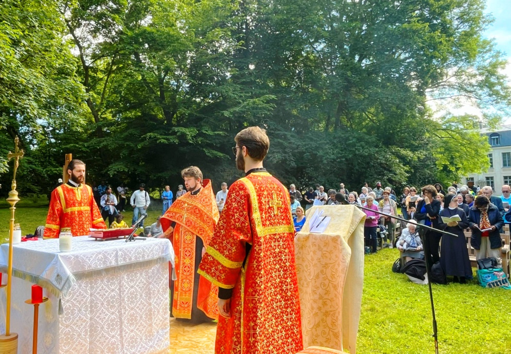 Les pasteurs et les fidèles du secteur pastoral catholique de Longjumeau en pèlerinage au Séminaire