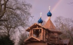 Magnifique album de photographies de l'église en bois avec l'arc en ciel et des vues d'Épinay-sous-Sénart